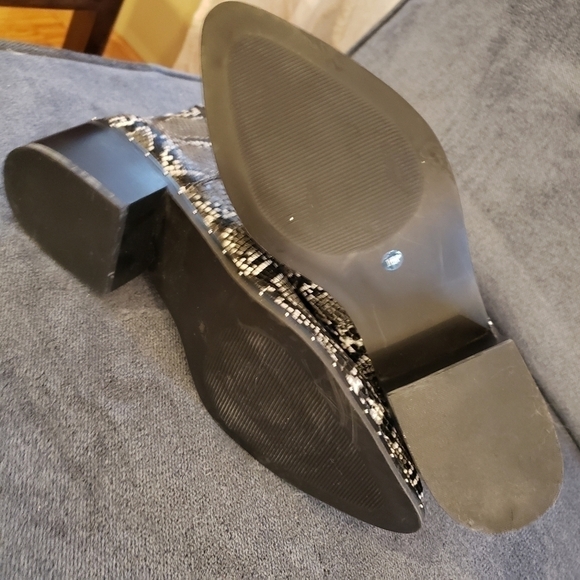 NWT Bar III Women's Gabby P Snakeprint ankle Boots size 10M - Picture 9 of 12